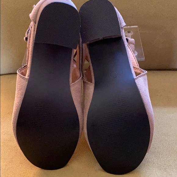 NWOB!!Suede Tan Booties - Picture 2 of 5